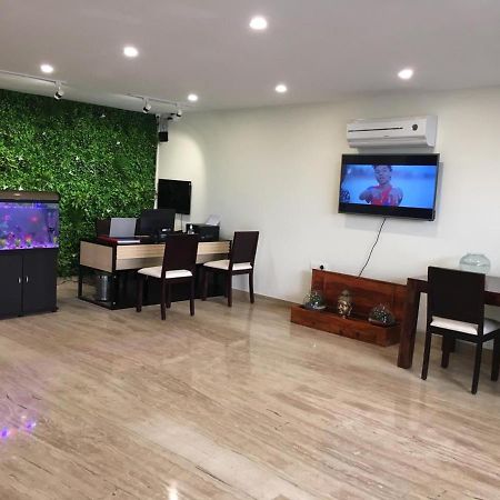 Mavens Inn Ґурґаон Екстер'єр фото