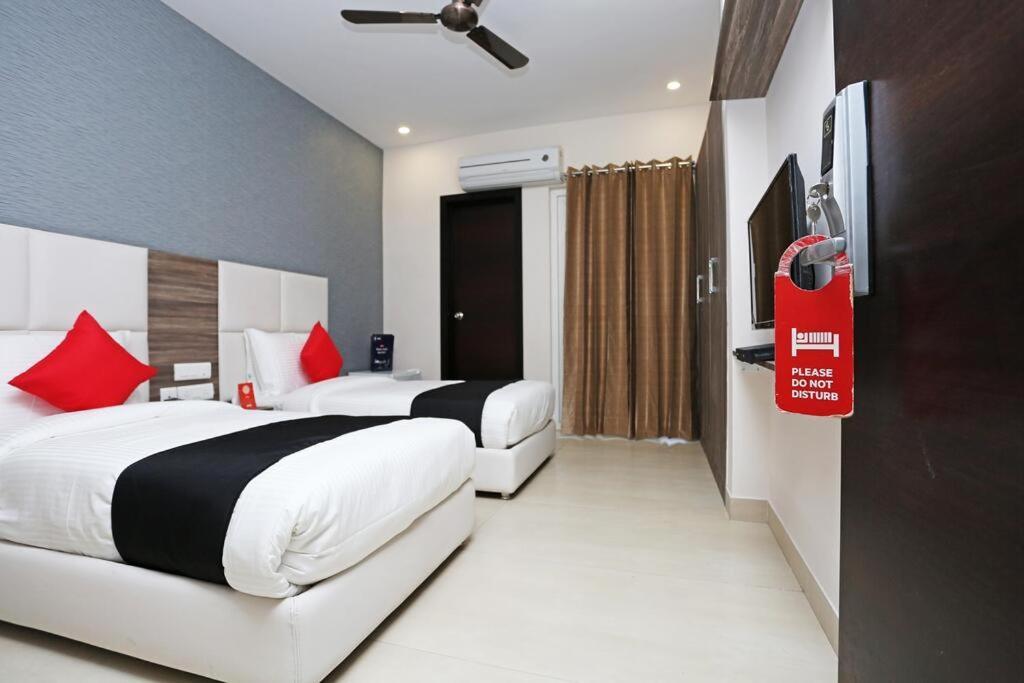 Mavens Inn Ґурґаон Екстер'єр фото
