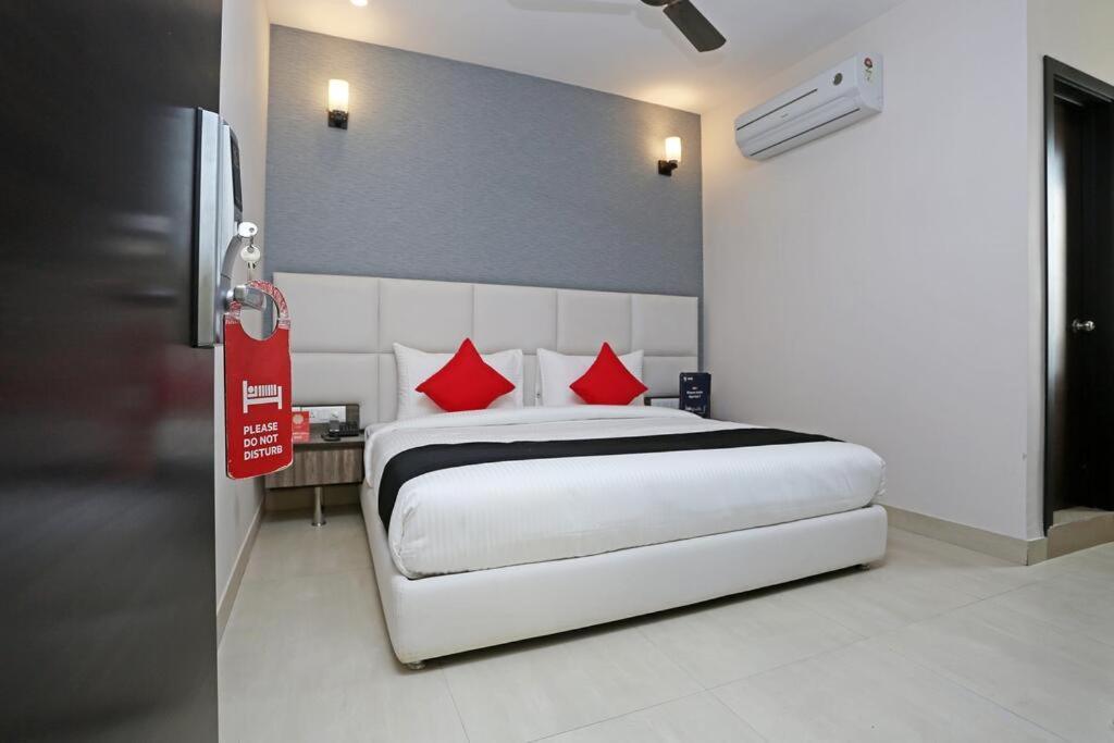 Mavens Inn Ґурґаон Екстер'єр фото