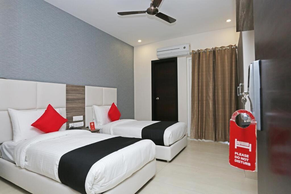 Mavens Inn Ґурґаон Екстер'єр фото