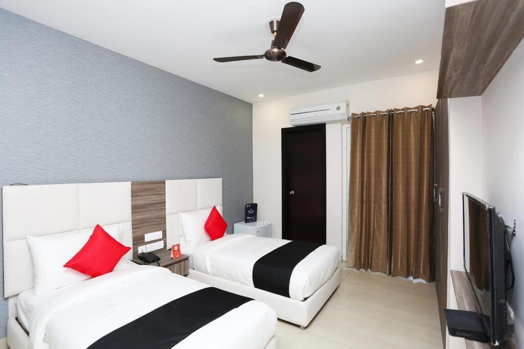 Mavens Inn Ґурґаон Екстер'єр фото